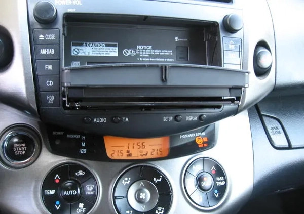 Toyota RAV4 cena 53500 przebieg: 178150, rok produkcji 2011 z Rybnik małe 497